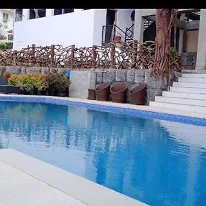 https://skylark-holidays-premium.hotels-munnar.com